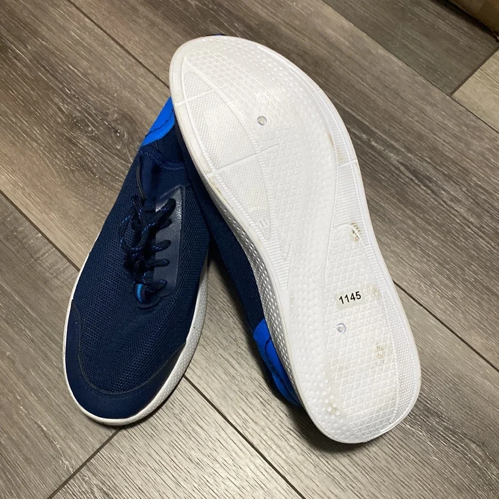NWT! Hind Blue‎ Athletic Shoes